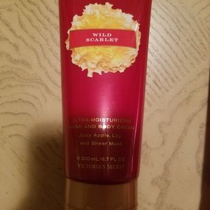 🛍 Victoria's Secret "Wild Scarlet" Cream 🛍